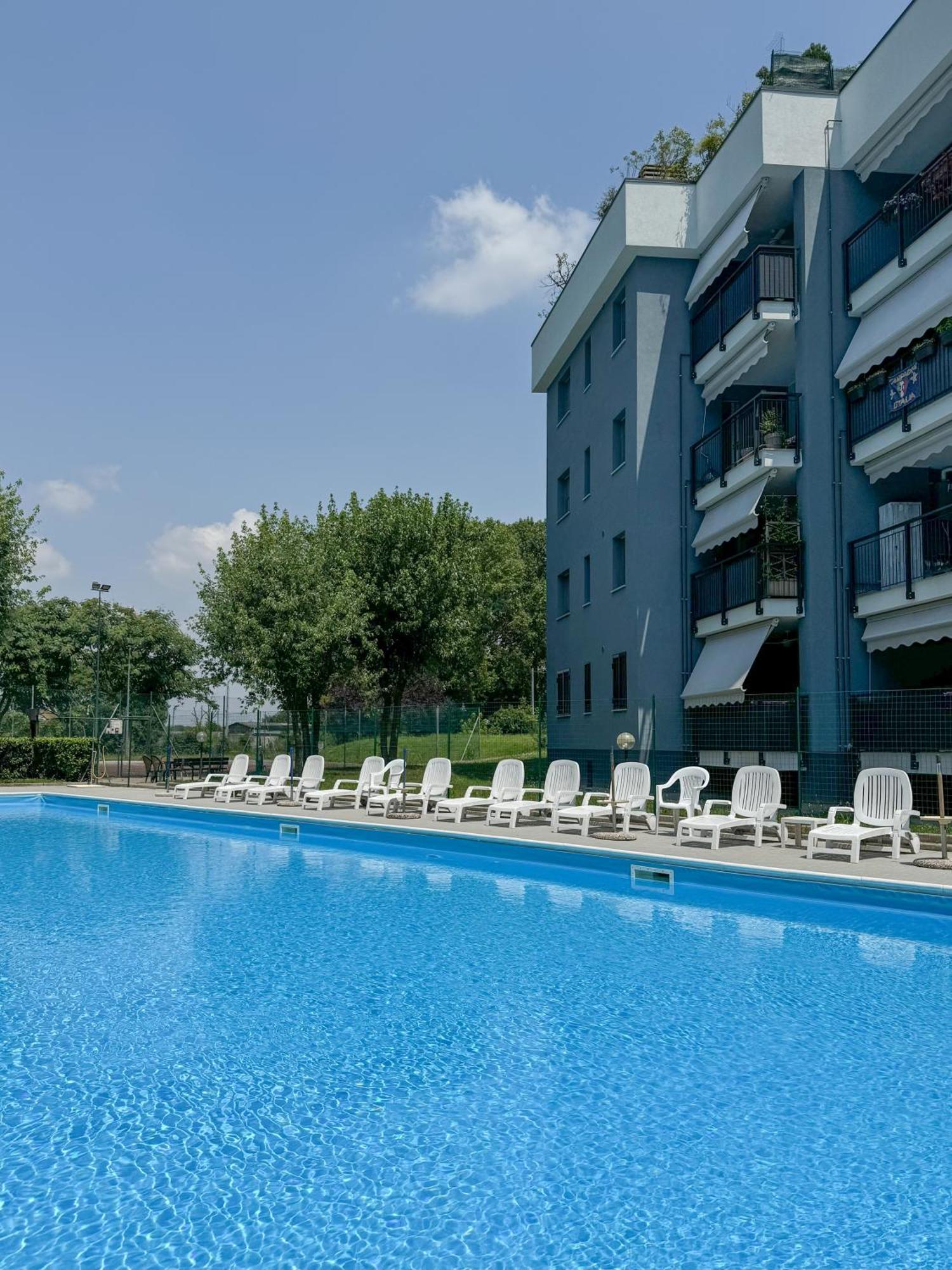 Kandinski Apartment - With Pool Settimo Milanese Exterior photo