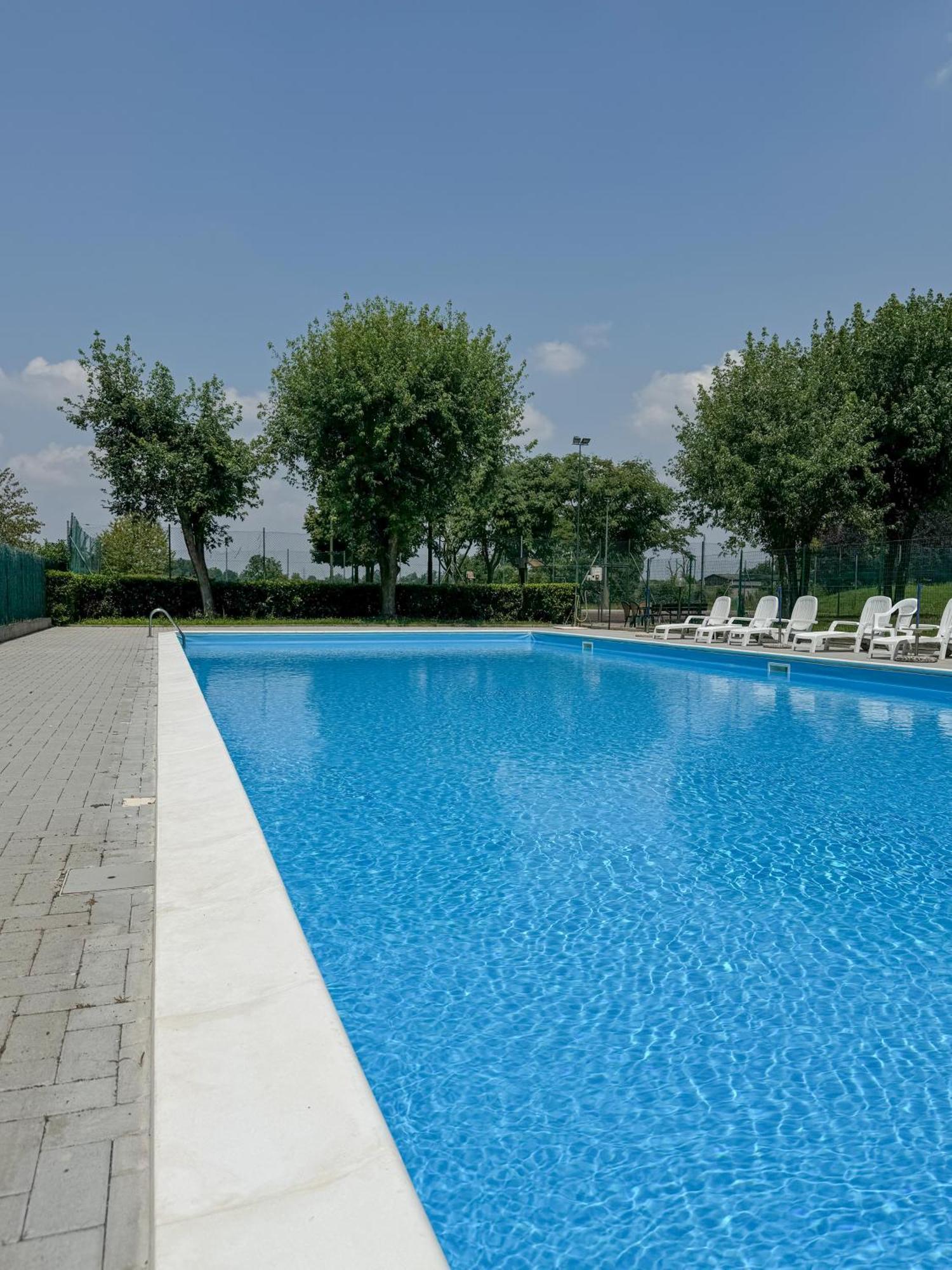 Kandinski Apartment - With Pool Settimo Milanese Exterior photo